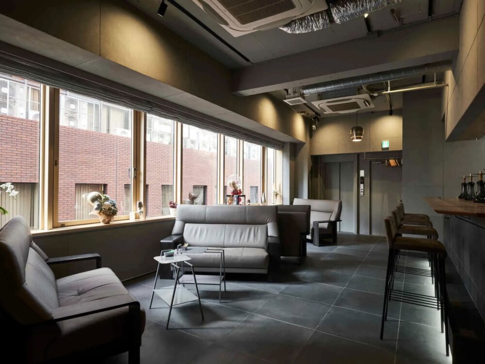 Relax BAR 新宿三丁目駅