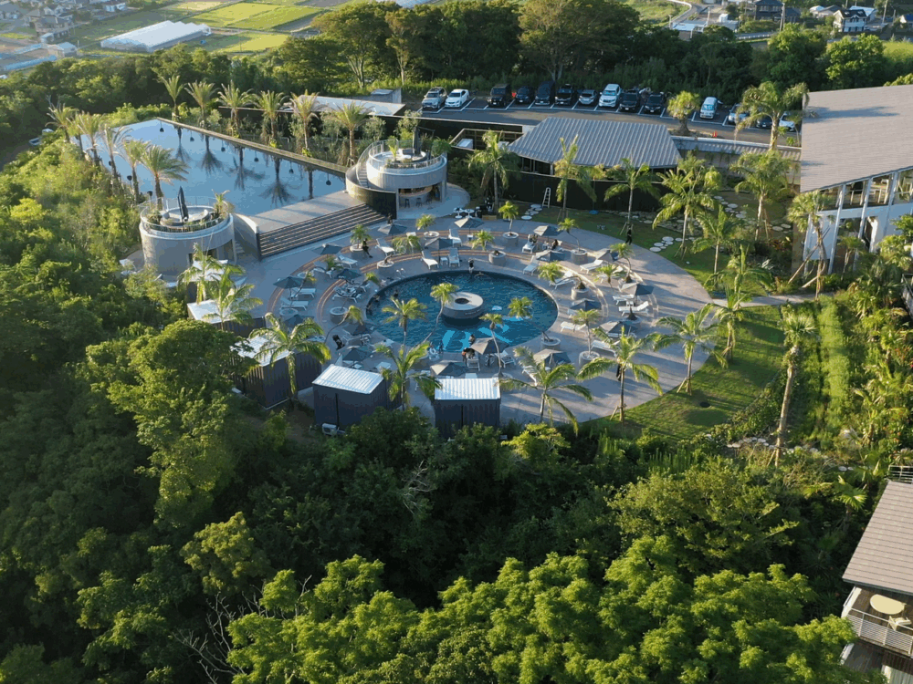 BOTANICAL POOL CLUB
