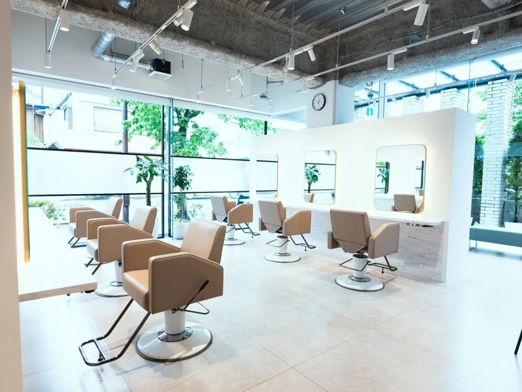 目黒区三田のヘアサロン『Relax salon 恵比寿東口』の余白のある空間